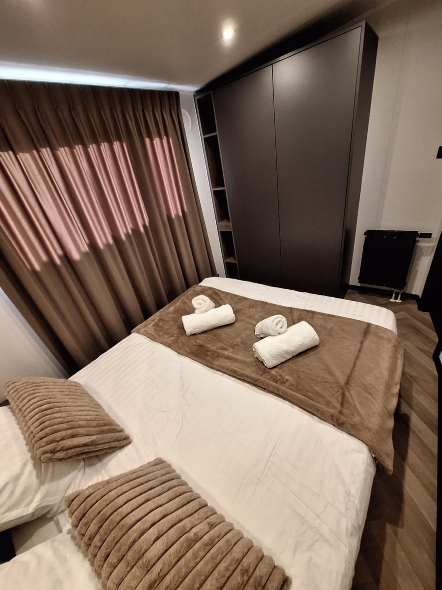 'Relax Lodge Sea' - Wellness Lodge In Zeeland - Private Sauna - Airco - Garden - Outdoor Swimming Pool - Free Wifi, Towels & Bed Linen Heinkenszand Екстер'єр фото