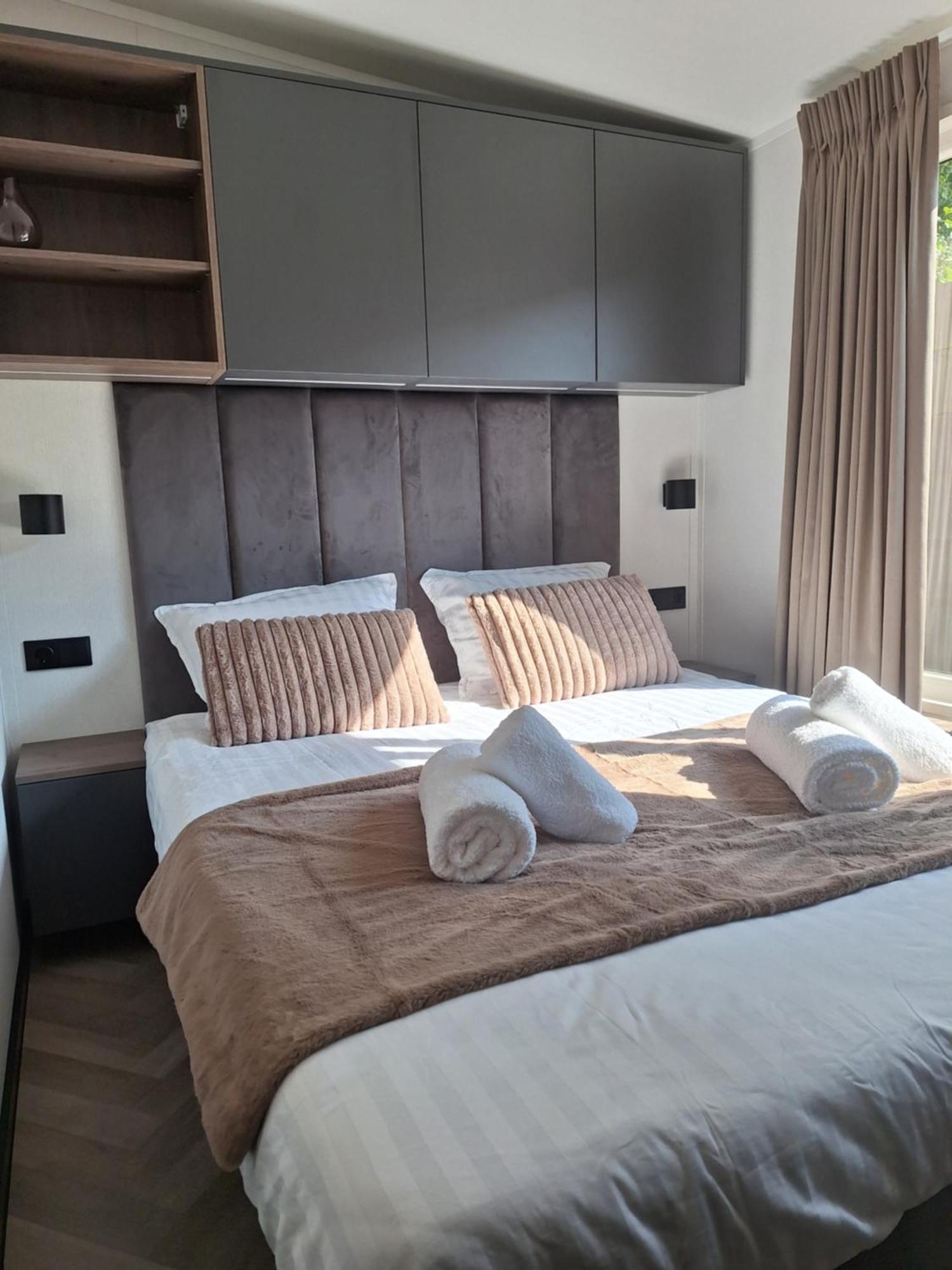 'Relax Lodge Sea' - Wellness Lodge In Zeeland - Private Sauna - Airco - Garden - Outdoor Swimming Pool - Free Wifi, Towels & Bed Linen Heinkenszand Екстер'єр фото